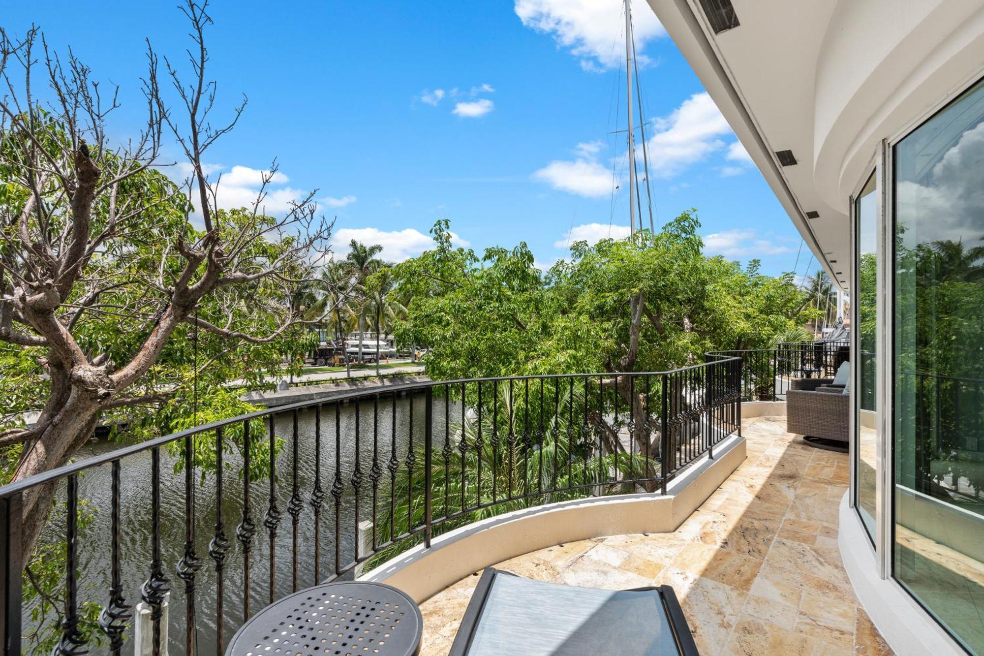 Isle Of Venice Residence And Marina Fort Lauderdale Exterior photo