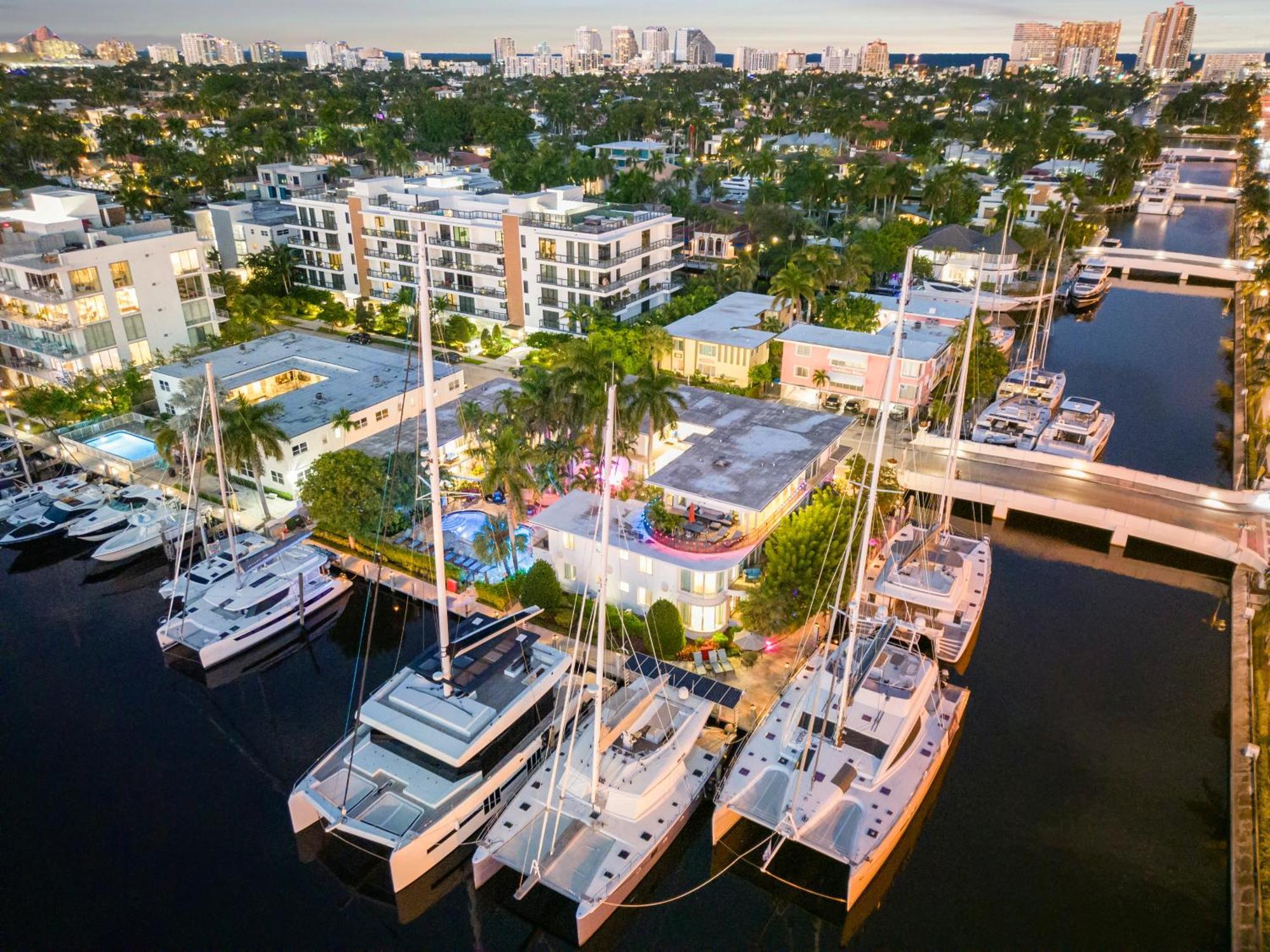 Isle Of Venice Residence And Marina Fort Lauderdale Exterior photo